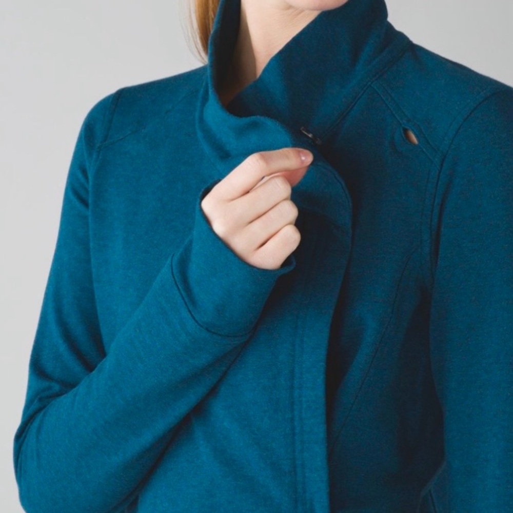 Lululemon Coast Wrap II - Picture 3 of 11